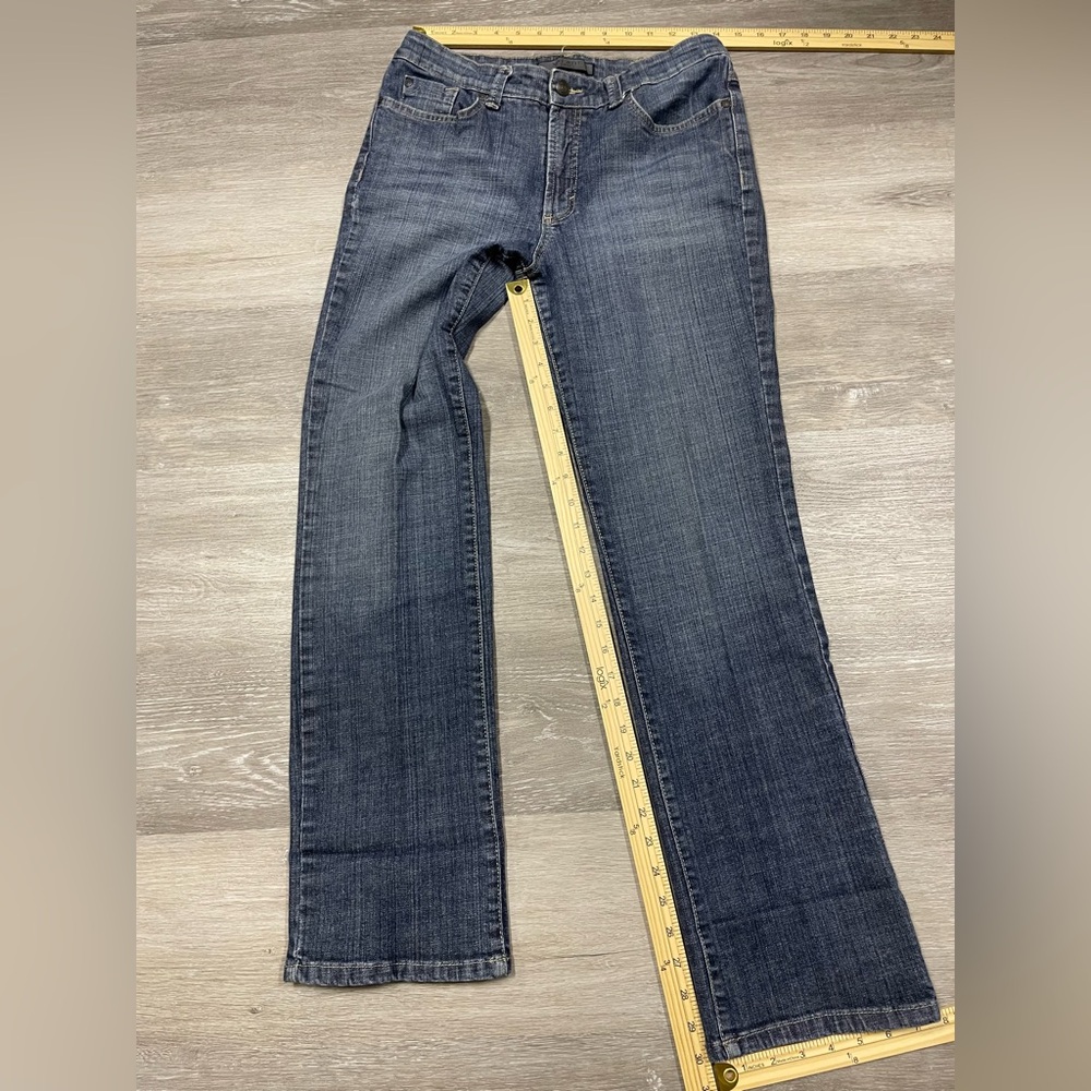 Nine West Broadway Fit Straight Leg Blue Jeans Women’s Size 10/29 - Picture 3 of 8